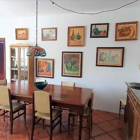 Dağ evi Magnificent With Panoramic Views